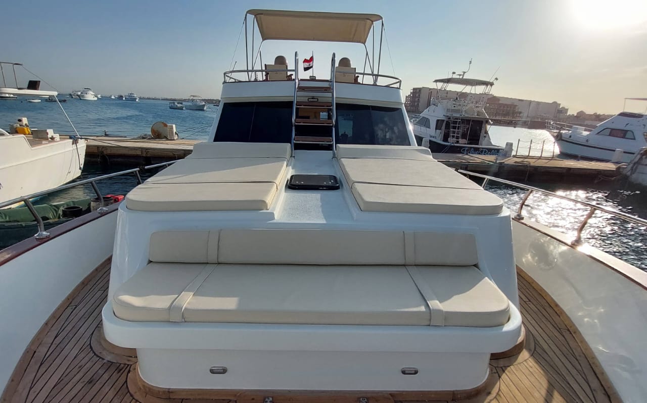 Hurghada: M/Y Sky Private Boat Snorkeling Trip with Lunch and Soft Drinks