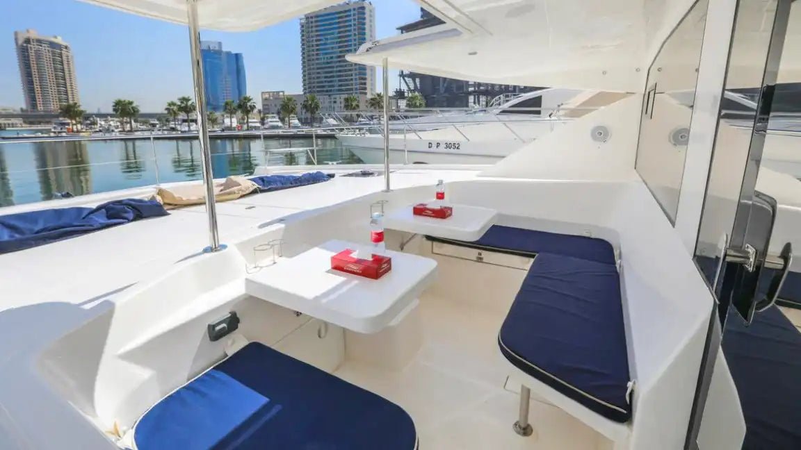Dubai: Lagunenboot 65 Fuß private Bootsfahrt