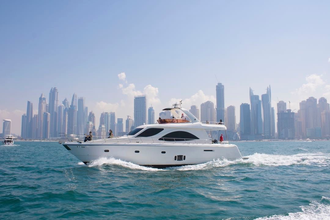 Dubai: Marina Evening Yacht Tour with Live BBQ