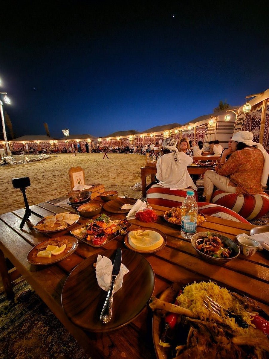 Dubai: Rote Dünen mit dem Quad, Kamelritt, Sandboarding und BBQ im Al Khayma Camp