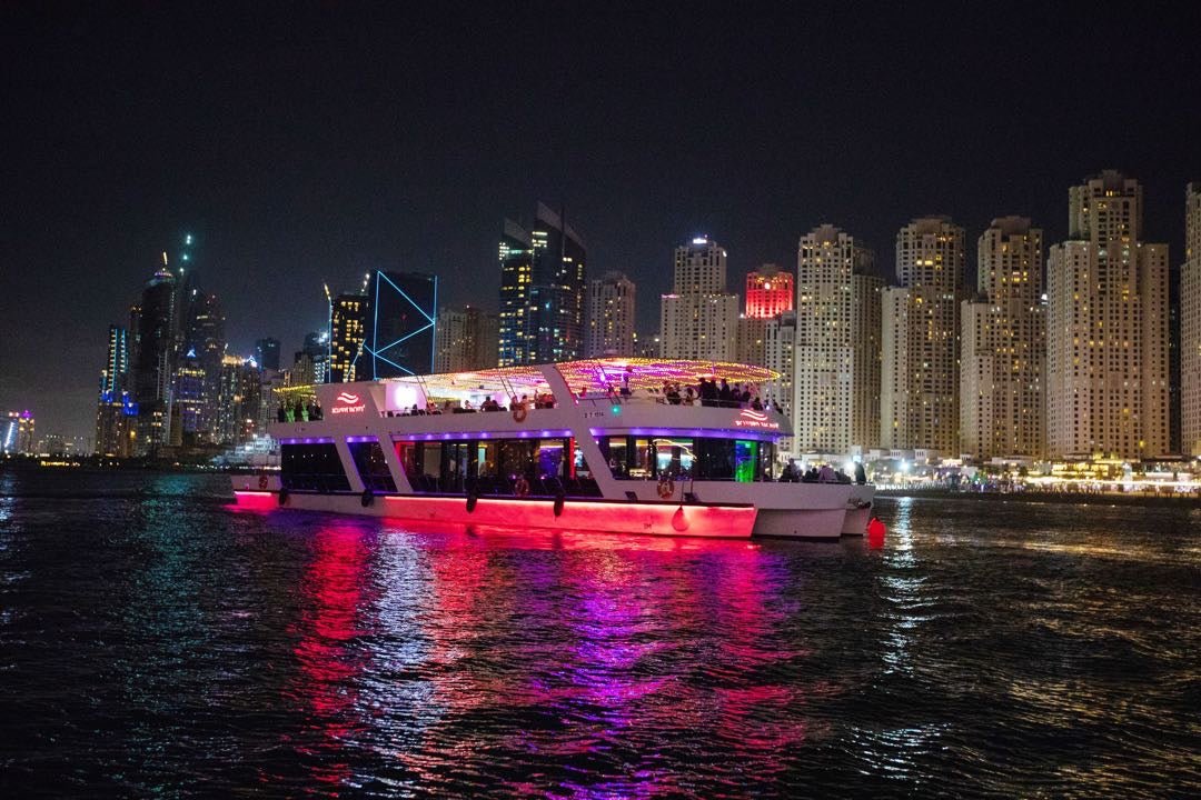 Dubai: Evening Marina Cruise with Dinner