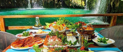 Desde Beirut: visita guiada a las cascadas de Zarka, el castillo de Moussa y Deir El Amar