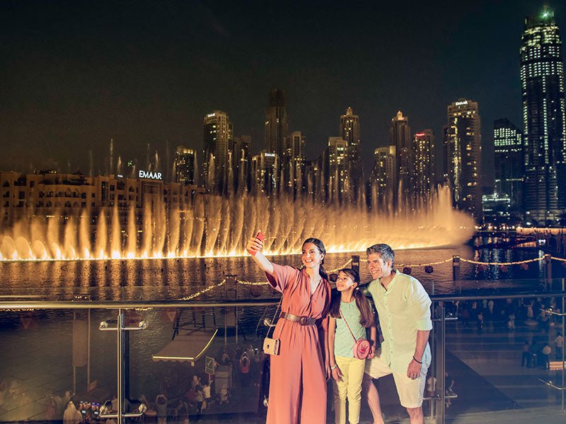 Dubai: tour notturno della città in furgone con spettacolo delle fontane
