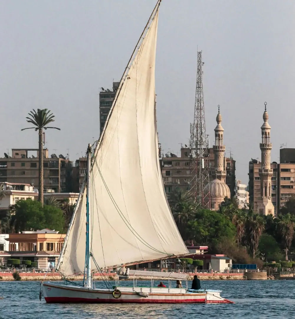 Cairo: Giza Pyramids and Sphinx Tour with River Nile Felucca Sailboat Ride
