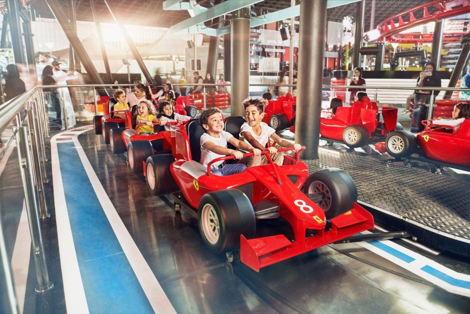 Abu Dhabi: Tour Privado com Entrada Mundial da Ferrari