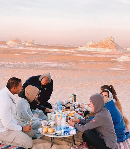 From Cairo: Black and White Desert and Bahiriya Oasis Guided Tour