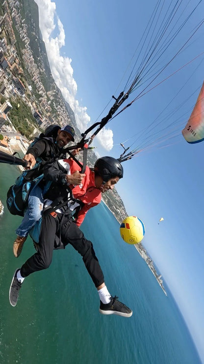 Jounieh Bay: Activitate de parapantă