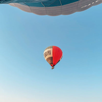 Dubai: Ultimate Private Hot Air Balloon Experience