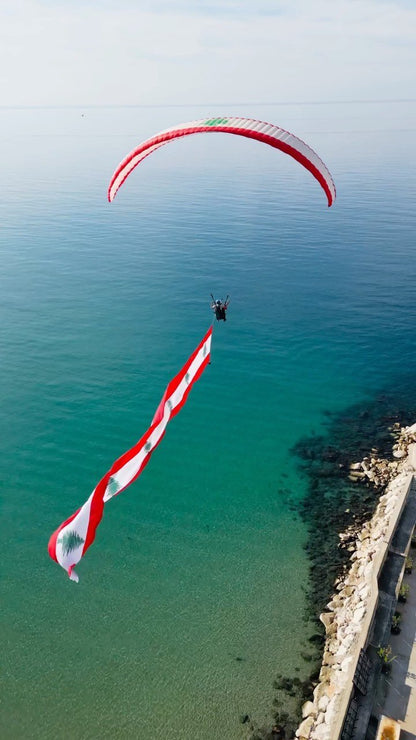 Jounieh Bay: Activitate de parapantă