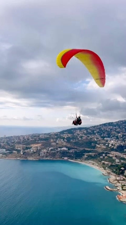 Jounieh: Paragliding-Aktivität über dem Libanon