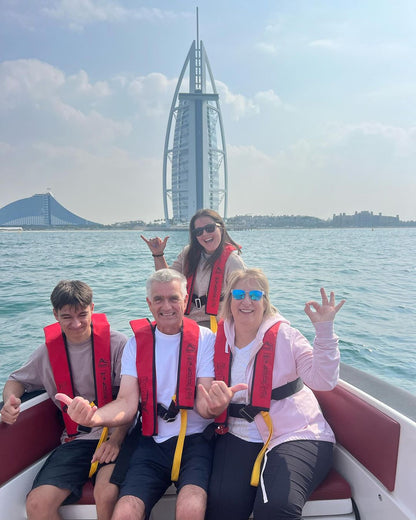 Dubai Marina: tur privat cu barca cu motor Burj Al Arab de 100 de minute