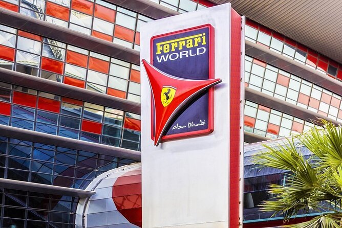 Abu Dhabi: Tour Privado com Entrada Mundial da Ferrari
