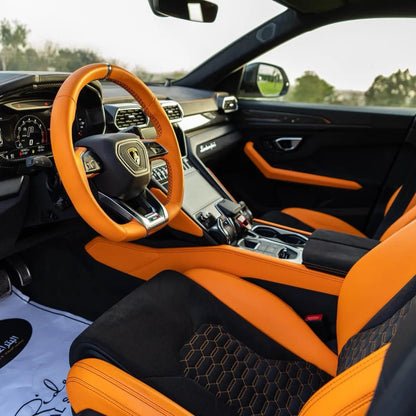 Doha: Wynajem prywatnego samochodu Lamborghini Urus z kierowcą