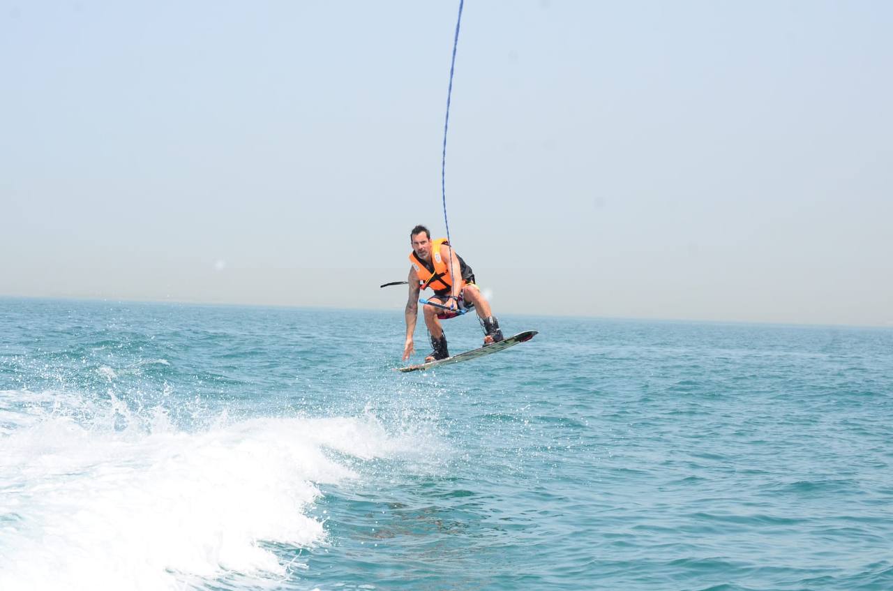 Dubai: wakeboard a Palm Jumeirah