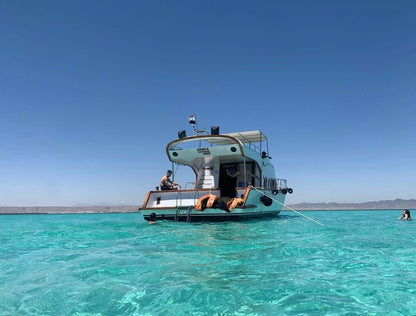 El Gouna: Private Boat Day Trip to Bayoud