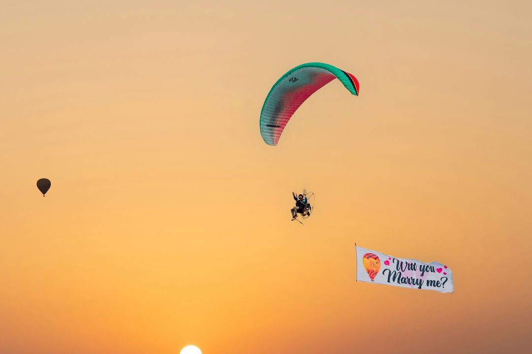 Dubai: deserto de paramotor visto de cima