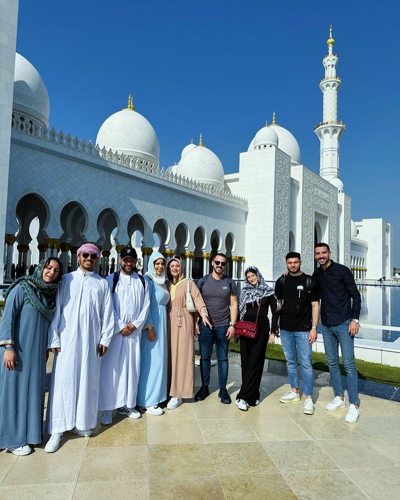 De Dubai: viagem de dia inteiro a Abu Dhabi com motorista que fala inglês
