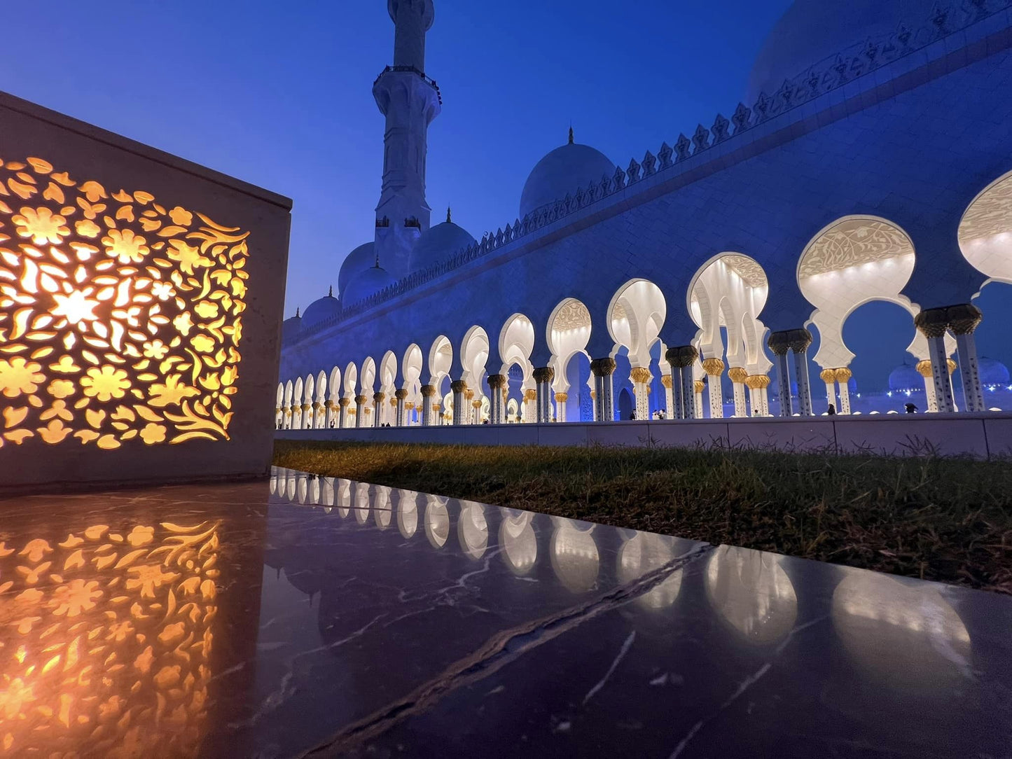 De Dubai: viagem de dia inteiro a Abu Dhabi com motorista que fala inglês