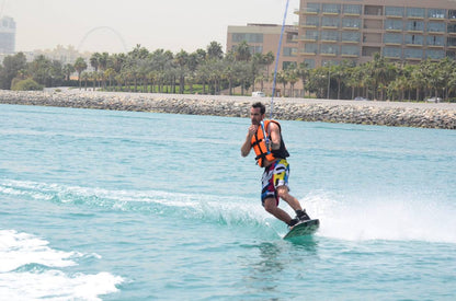 Dubai: wakeboard a Palm Jumeirah