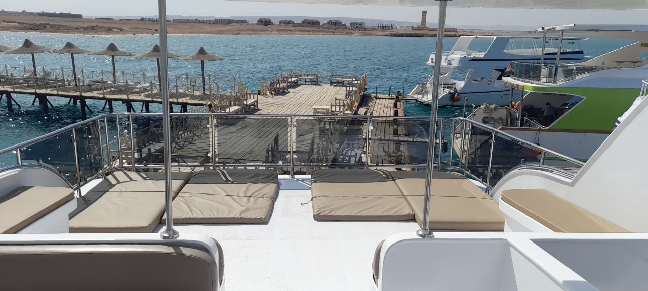 El Gouna: Private Boat Day Trip to Bayoud
