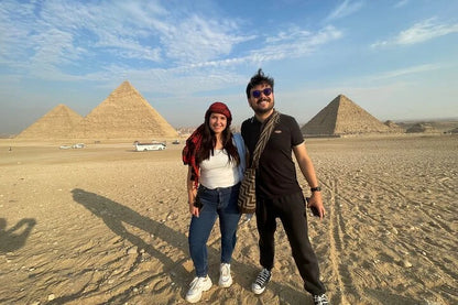 Cairo: Private Day Tour to Giza Pyramids and The Sphinx