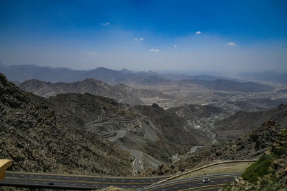 From Jeddah: Taif Mountains and City Full-Day Tour with Lunch