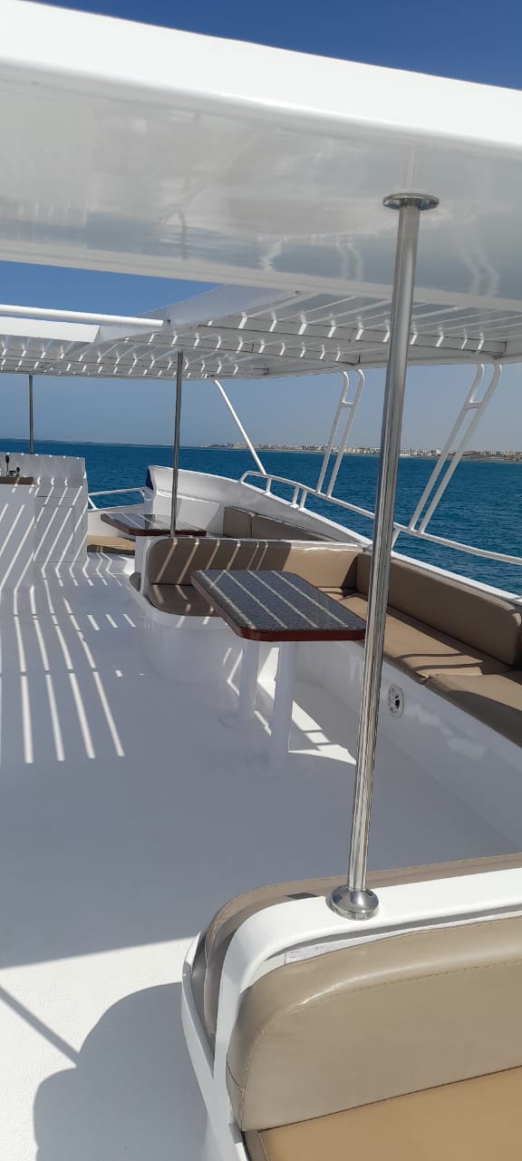 El Gouna: Private Boat Day Trip to Bayoud