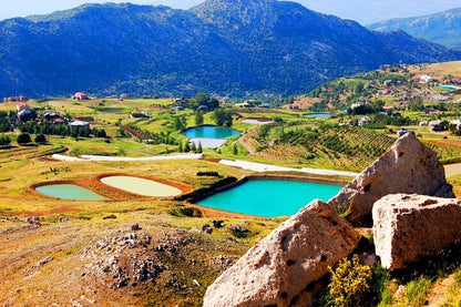 Von Beirut: Aaqoura-Seen, Baatara-Wasserfall und Batroun-Tagestour