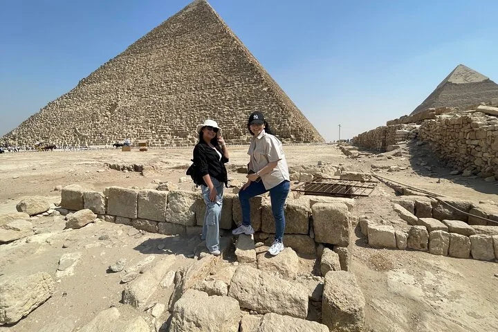 Cairo: Private Day Tour to Giza Pyramids and The Sphinx