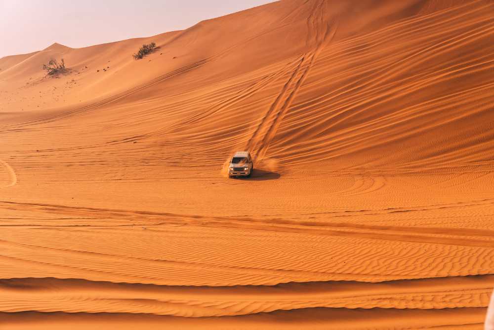 دبي: رحلة سفاري صحراوية خاصة 4×4 عند شروق الشمس