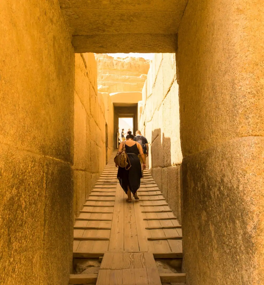 Cairo: Giza Pyramids and Sphinx Tour with River Nile Felucca Sailboat Ride