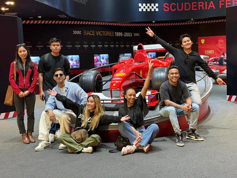 Абу-Даби: Частный тур с билетом на вход в Ferrari World