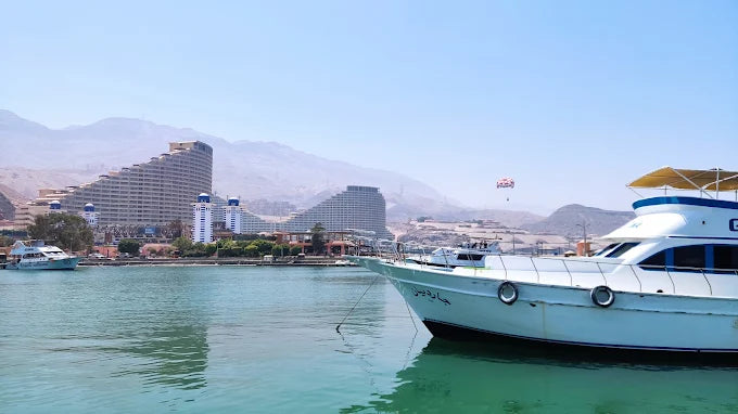 Ain El Sokhna: Passeio Privado de Barco de Snorkeling de Manchester com Almoço e Bebidas Não Alcoólicas