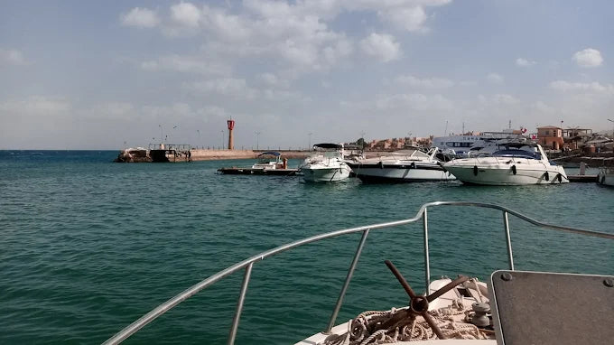 Ain El Sokhna: Passeio Privado de Barco de Snorkeling de Manchester com Almoço e Bebidas Não Alcoólicas