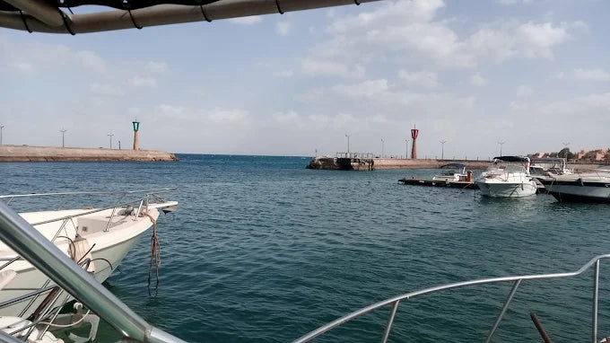 Ain El Sokhna: Passeio Privado de Barco de Snorkeling de Manchester com Almoço e Bebidas Não Alcoólicas