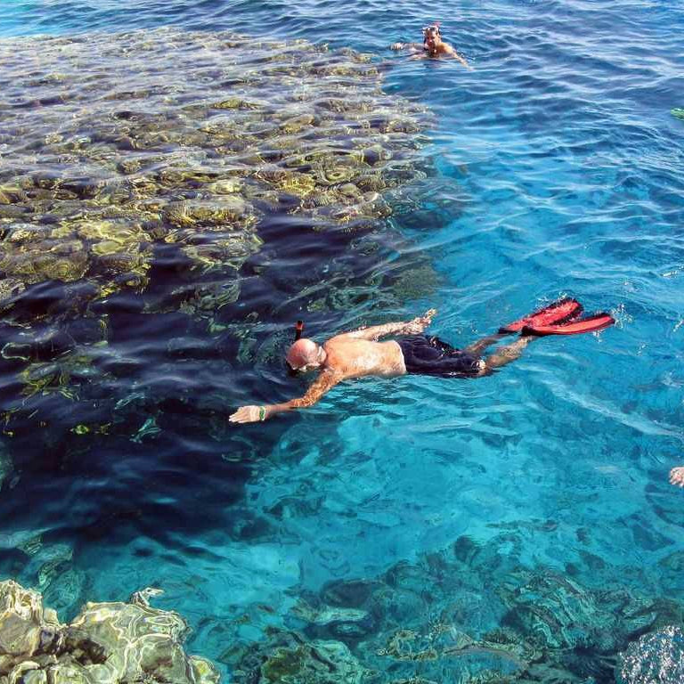 Ain El Sokhna: Passeio Privado de Barco Panorama com Mergulho com Snorkel, Almoço e Refrigerantes