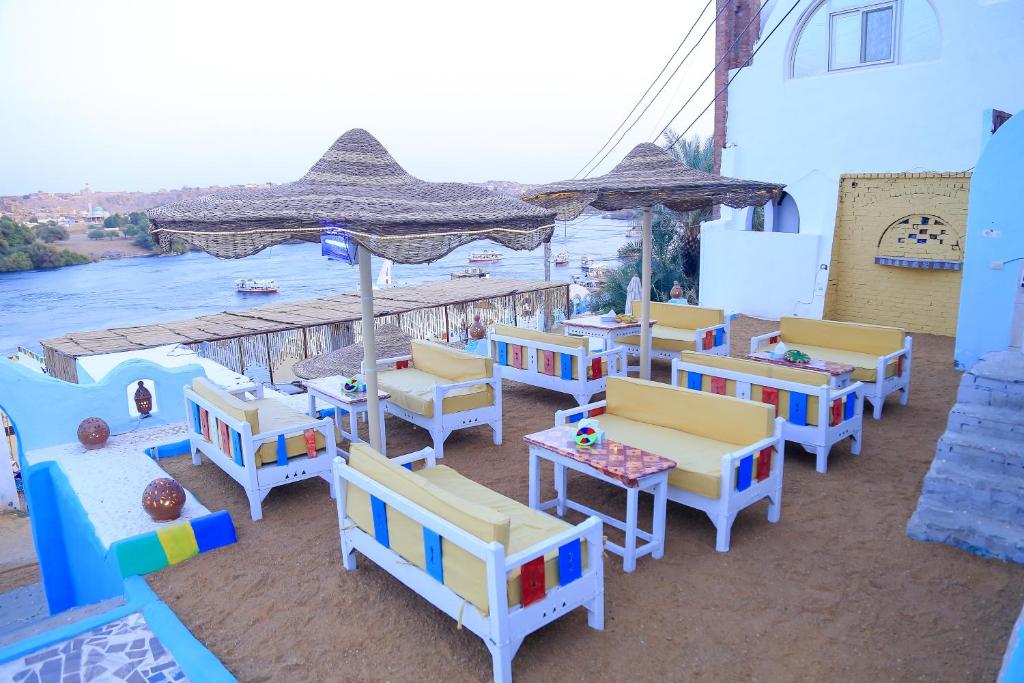 أسوان: جولة إرشادية في القرية النوبية وركوب قارب آلي في نهر النيل