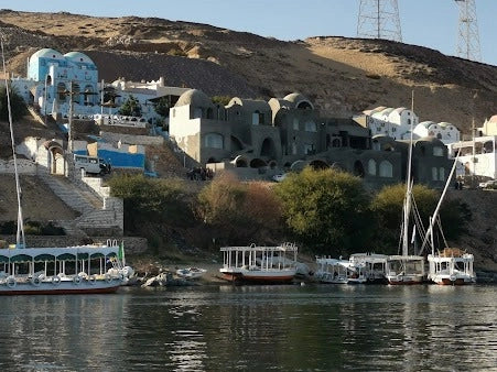 أسوان: جولة إرشادية في القرية النوبية وركوب قارب آلي في نهر النيل