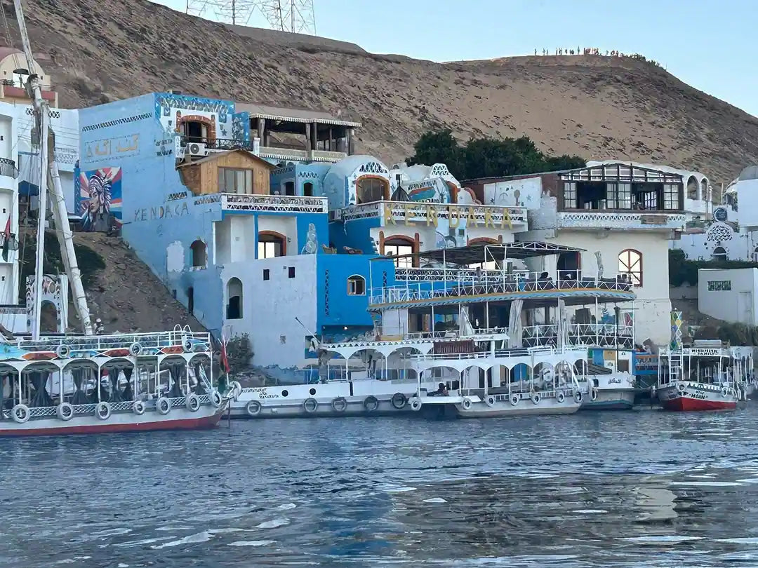 أسوان: جولة إرشادية في القرية النوبية وركوب قارب آلي في نهر النيل