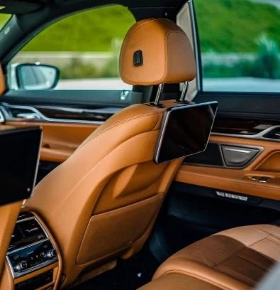 Doha: noleggio auto privata BMW serie 7 730 con autista