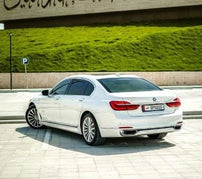 Doha: BMW 7-series 730 Private Car Rental with Driver