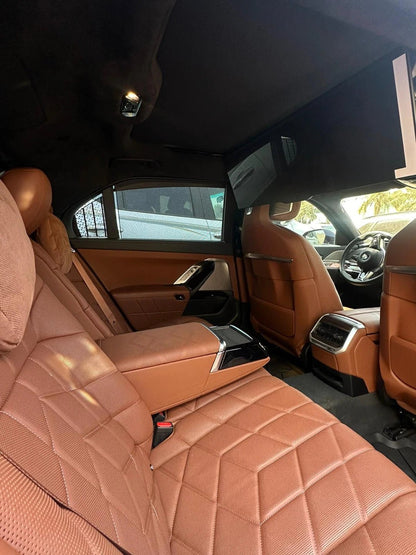 Доха: аренда частного автомобиля BMW 7-series 740 с водителем