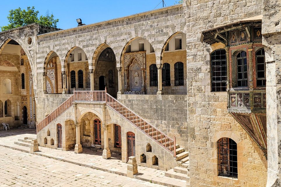 Din Beirut: Tur Beiteddin și Deir El Qamar cu prânz