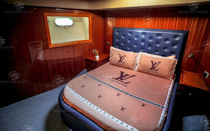 Dubai: 90 FT Big Daddy (Party) Duretti Yacht Tour