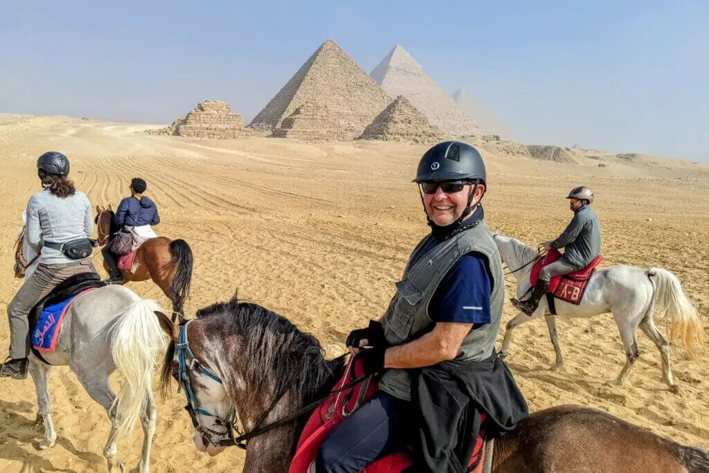 Cairo: Experience Horse riding by Giza Pyramids