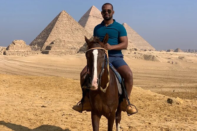 Cairo: Experience Horse riding by Giza Pyramids