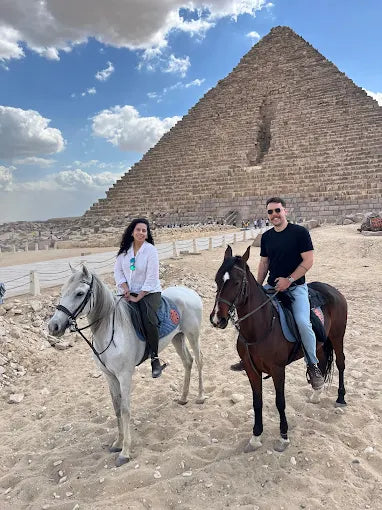 Cairo: Experience Horse riding by Giza Pyramids