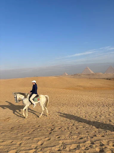 Cairo: Experience Horse riding by Giza Pyramids