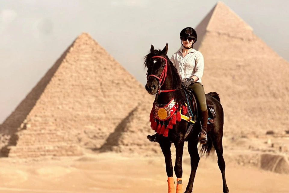 Cairo: Experience Horse riding by Giza Pyramids