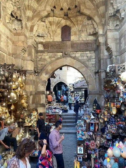 Kairo: Tur Sehari Penuh ke Museum Mesir, Piramida, dan Bazaar dengan Pemandu